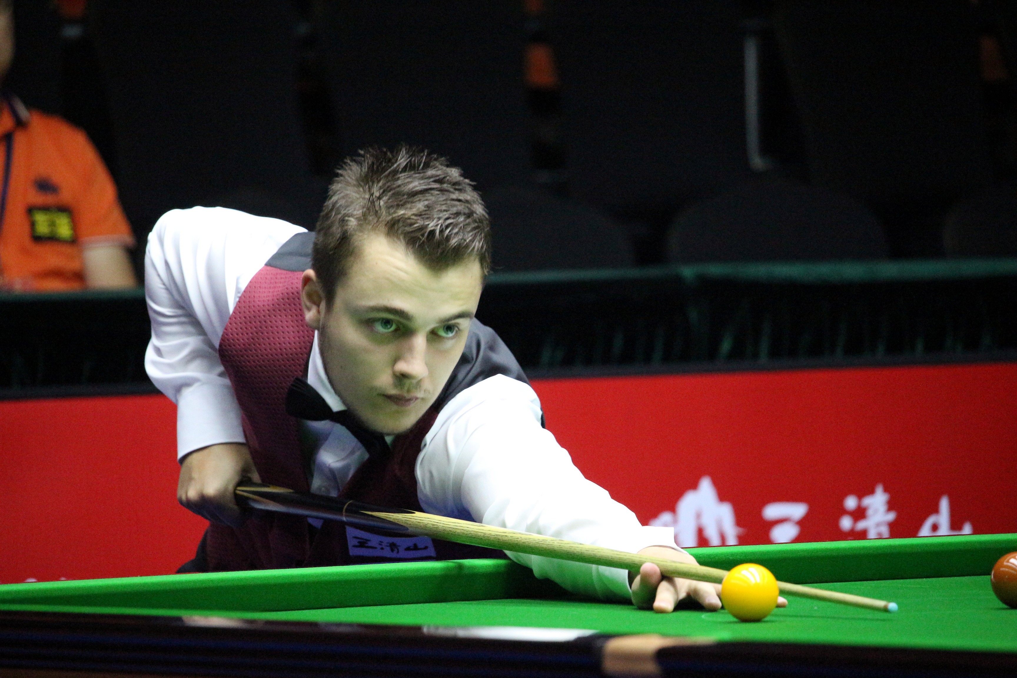 足球比赛的 足球比赛的